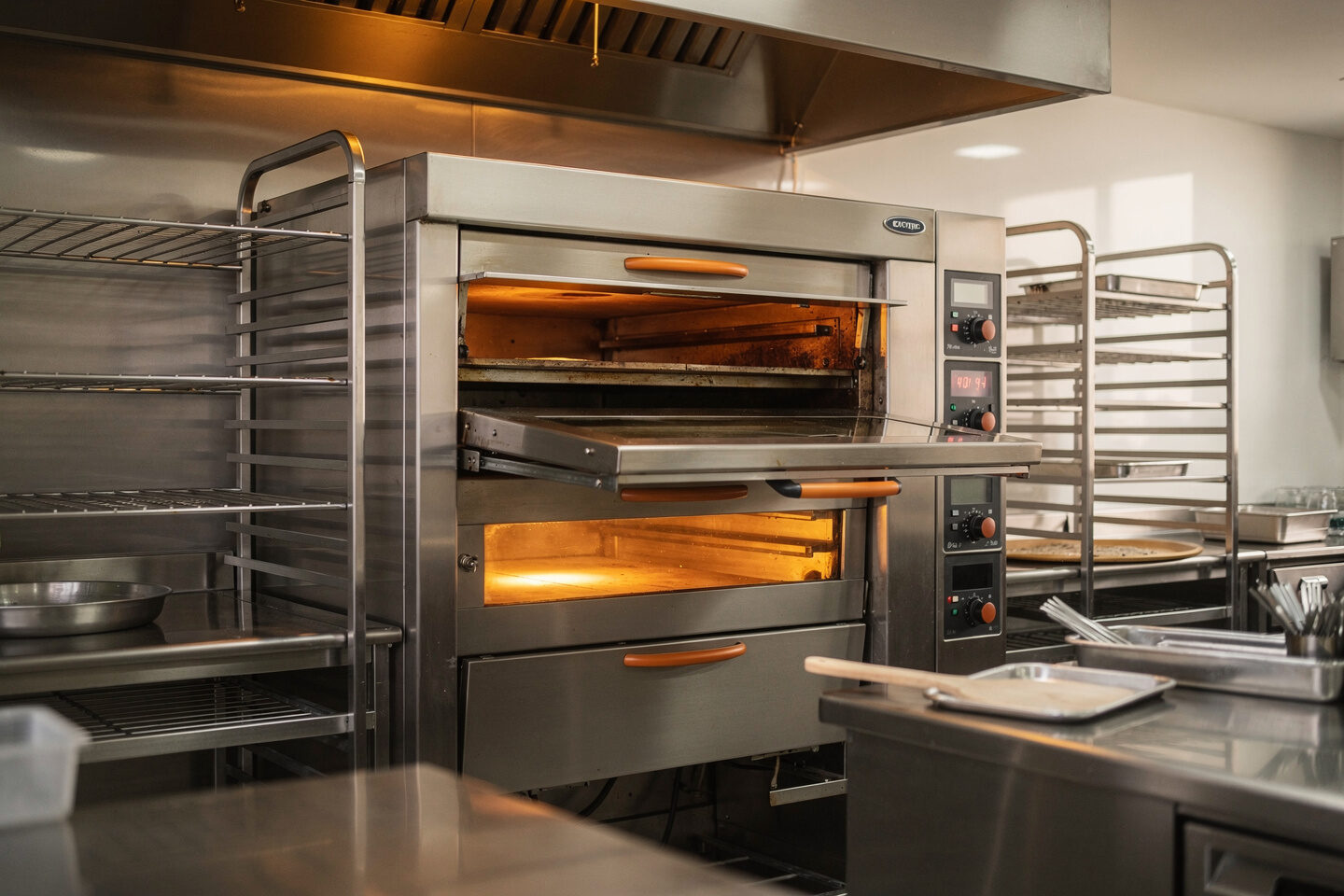 Kontakt – Leistungen, Gute Gründe, Technische Daten – PizzaOfen Gastro
